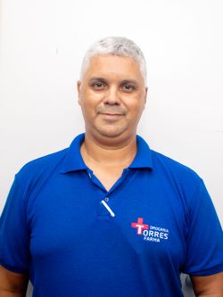 Célio, balconista prestativo da Drogaria Torres Farma